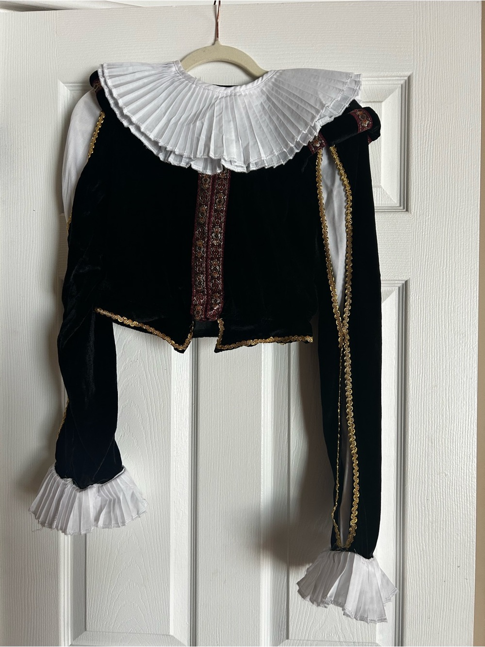 Burgundy & Black Renaissance Page Boy Costume for Kids - Picture 5 of 6